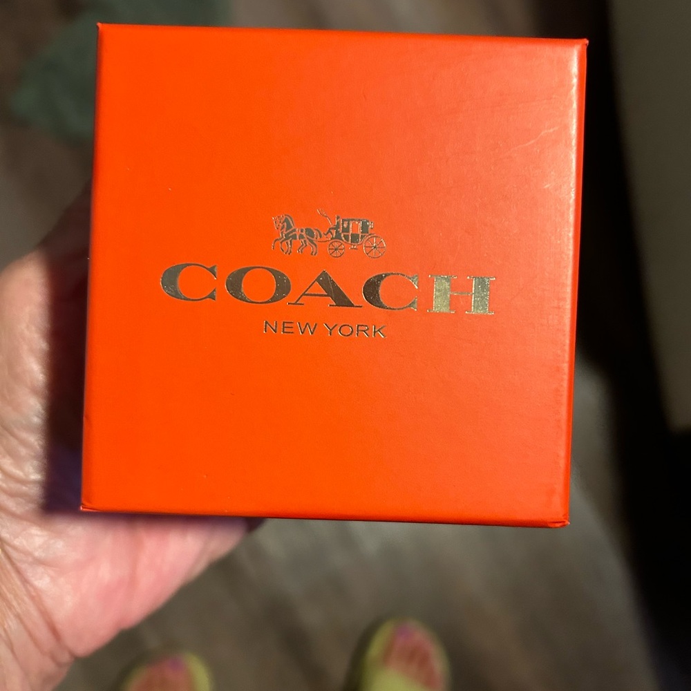 Coach Radiant Red and Gold Women's Watch red dragon - Picture 7 of 8